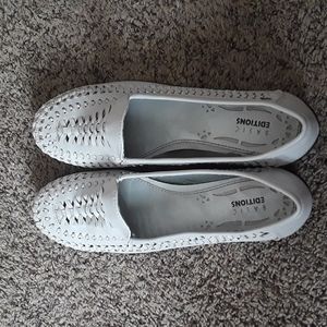 Womens Basic Editions moccasins 8